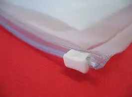 Embalagem plástica com zíper