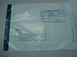 Envelope branco adesivado