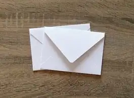 Envelope branco pequeno