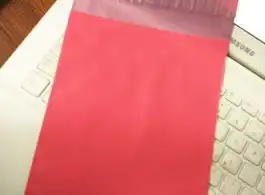 Envelope plástico com adesivo
