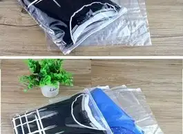 Saco em Plásticos Zip Lock de Roupas